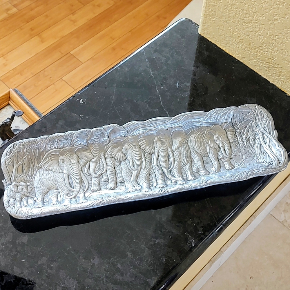 Vintage 1986 Arthur Court Silver Elephant Relief Bread Tray Decorative Serveware - Picture 4 of 12